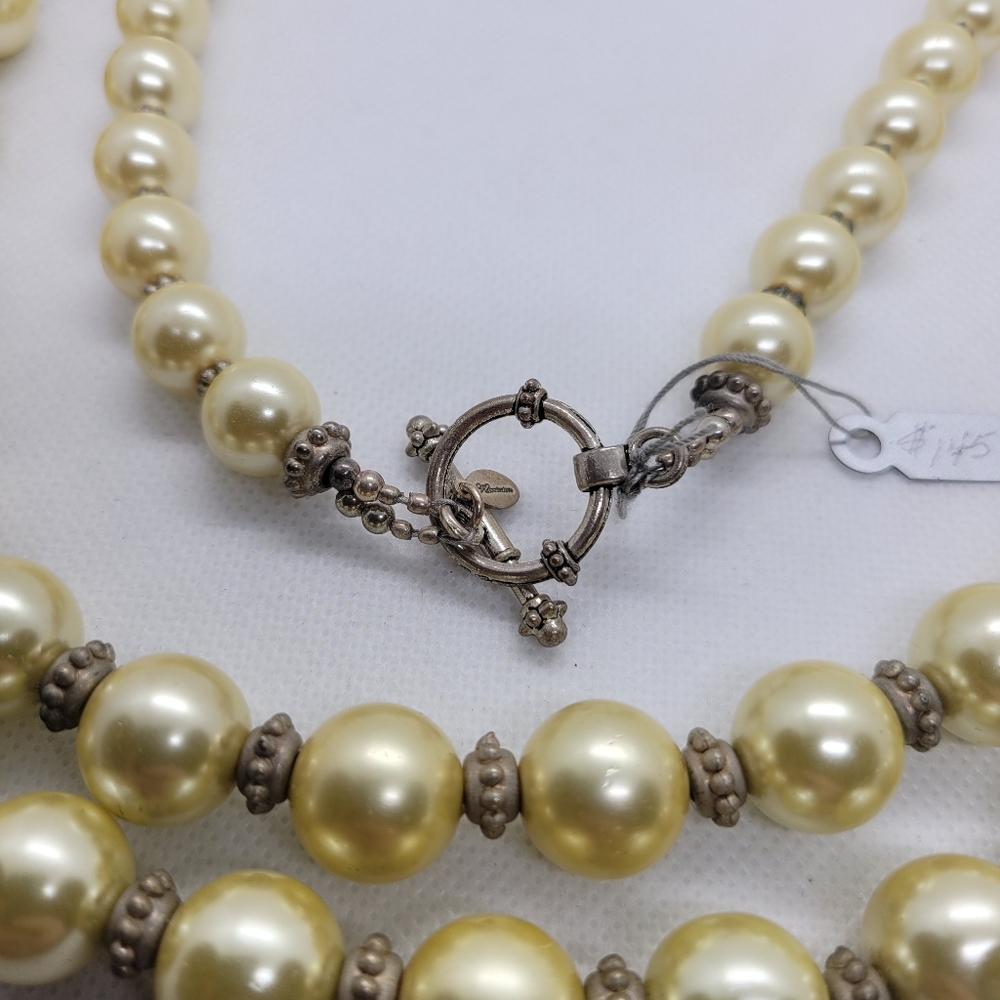 Vintage Yellow double strain Faux Pearl necklace - Picture 5 of 10